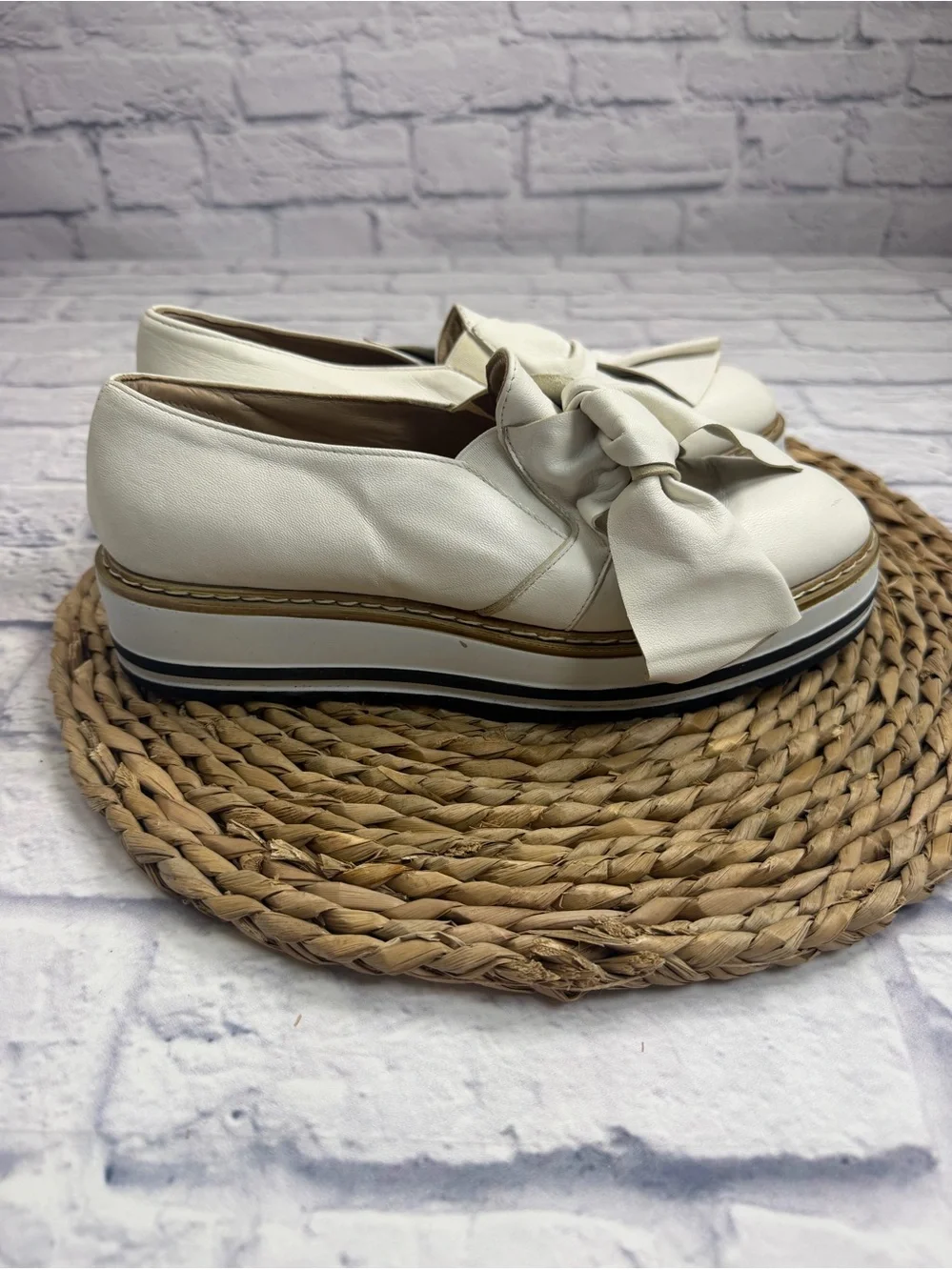 Summit by White Mountain Slip-On Leather Loafers. Made in Italy. Size 39/8.5